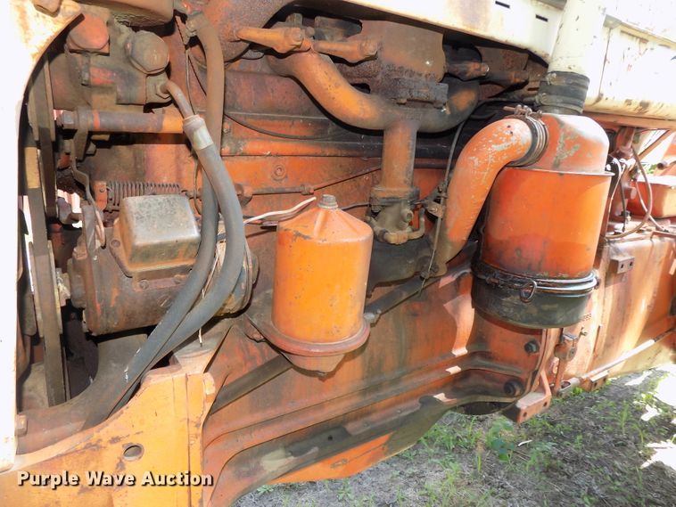 image for item DE7737 1958 Case 711B tractor