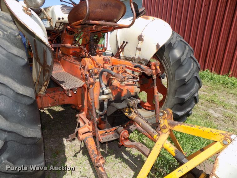 image for item DE7737 1958 Case 711B tractor