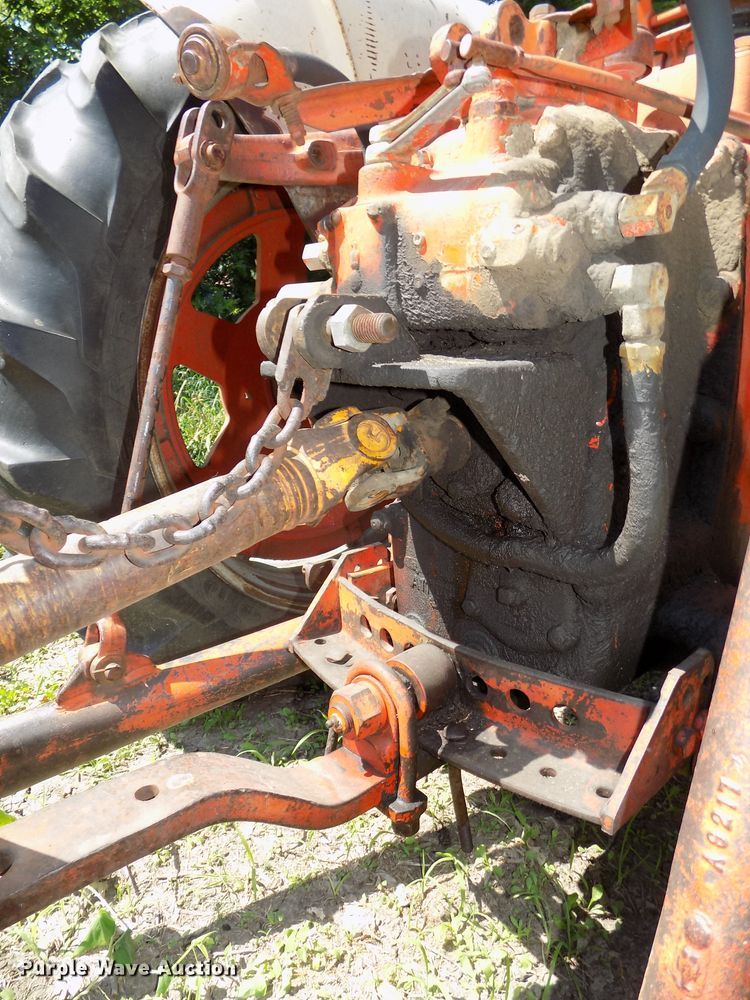 image for item DE7737 1958 Case 711B tractor