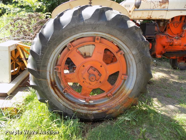 image for item DE7737 1958 Case 711B tractor