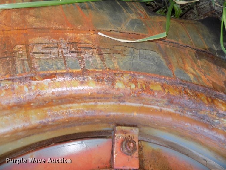 image for item DE7737 1958 Case 711B tractor