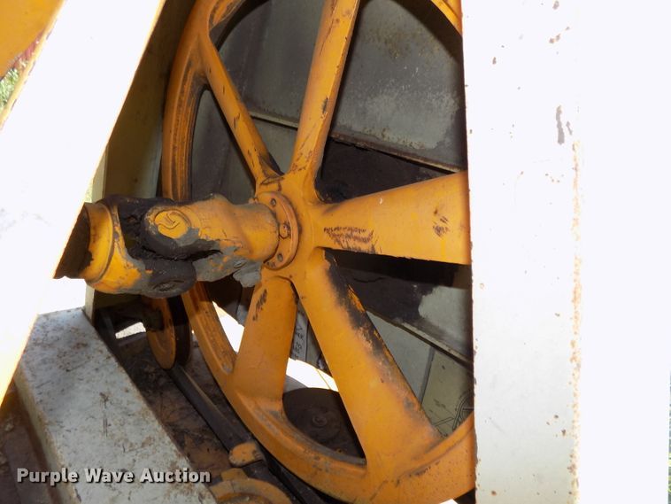 image for item DE7737 1958 Case 711B tractor