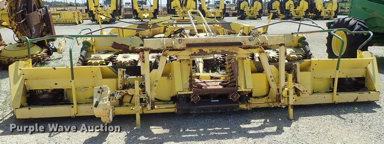 image for item DF1242 2003 John Deere 688 rotary forage head