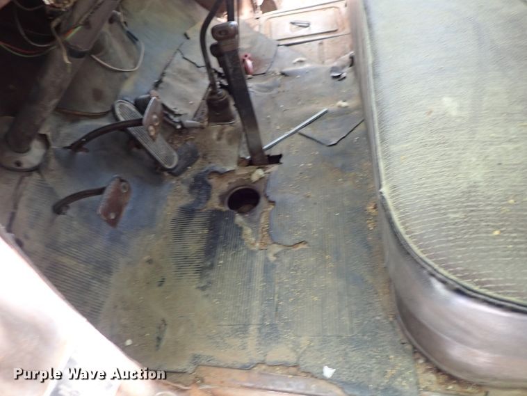 image for item DF1244 1952 Chevrolet grain truck