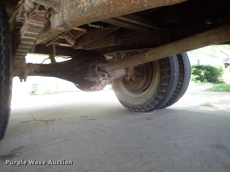 image for item DF1244 1952 Chevrolet grain truck