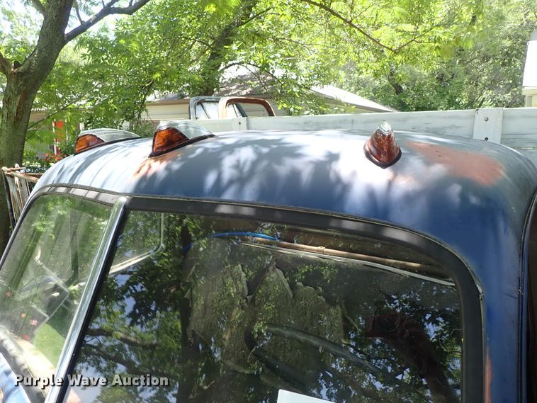 image for item DF1244 1952 Chevrolet grain truck