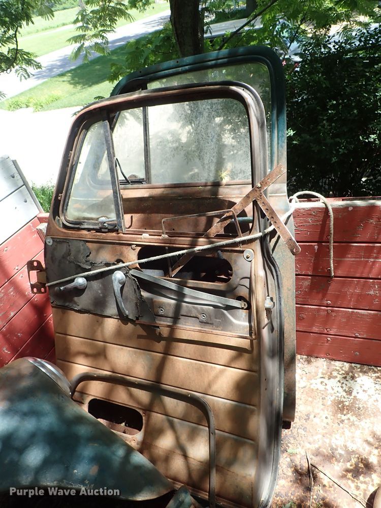 image for item DF1244 1952 Chevrolet grain truck