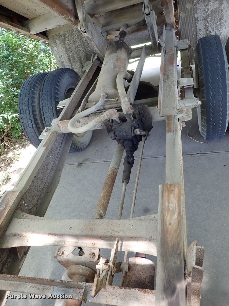 image for item DF1244 1952 Chevrolet grain truck