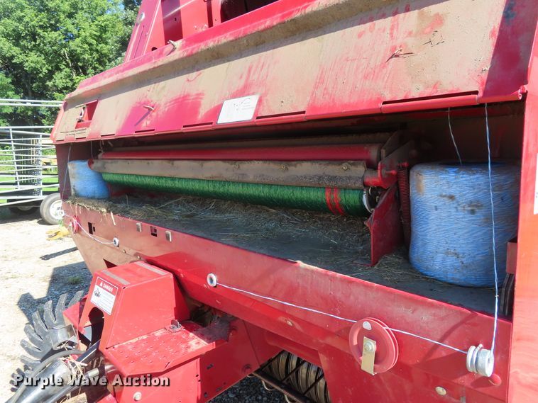 image for item DH0294 2002 Case IH RBX561 round baler