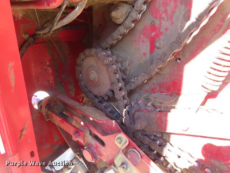 image for item DH0294 2002 Case IH RBX561 round baler