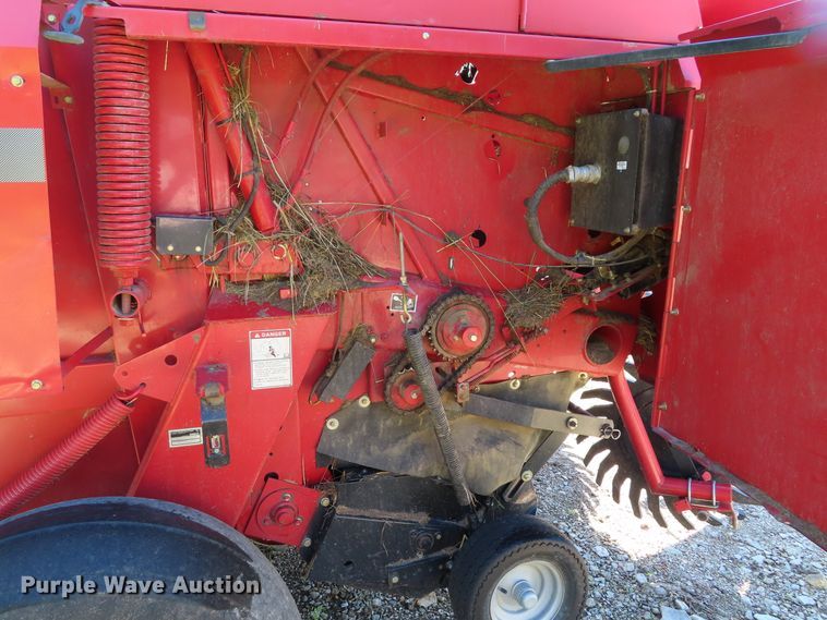 image for item DH0294 2002 Case IH RBX561 round baler