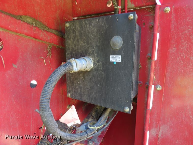 image for item DH0294 2002 Case IH RBX561 round baler