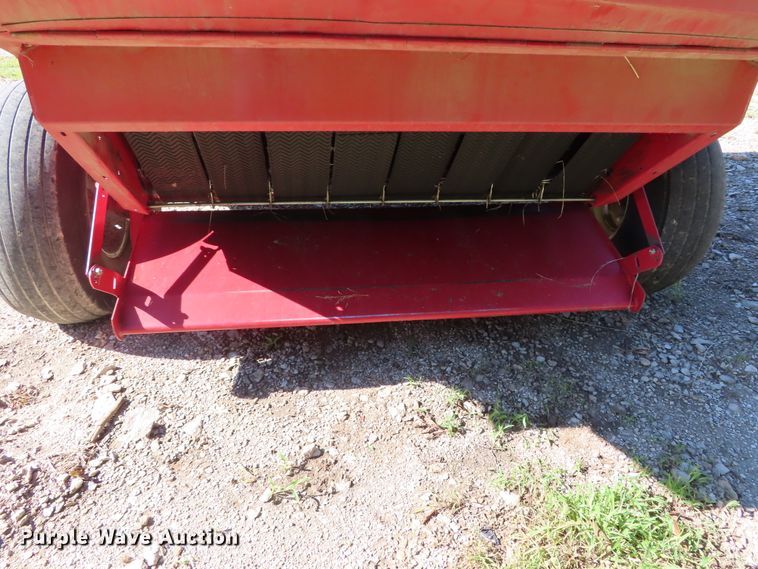 image for item DH0294 2002 Case IH RBX561 round baler