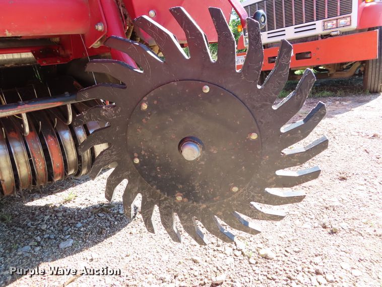 image for item DH0294 2002 Case IH RBX561 round baler