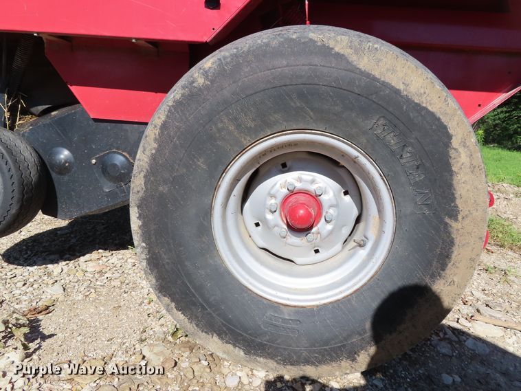 image for item DH0294 2002 Case IH RBX561 round baler