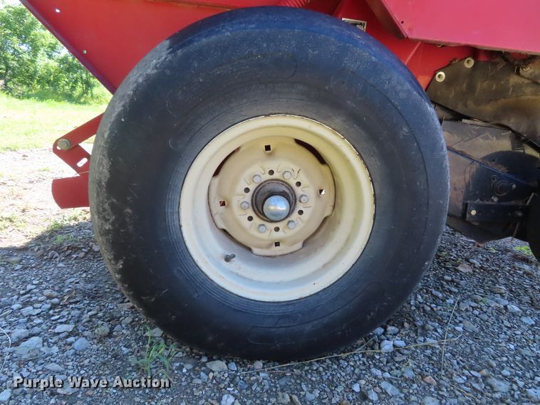 image for item DH0294 2002 Case IH RBX561 round baler