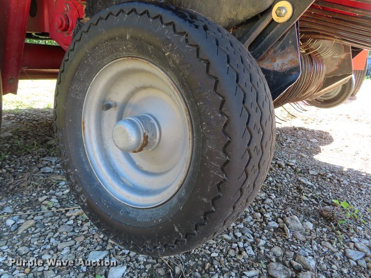 image for item DH0294 2002 Case IH RBX561 round baler