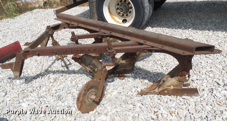 image for item DI0533 Three bottom plow