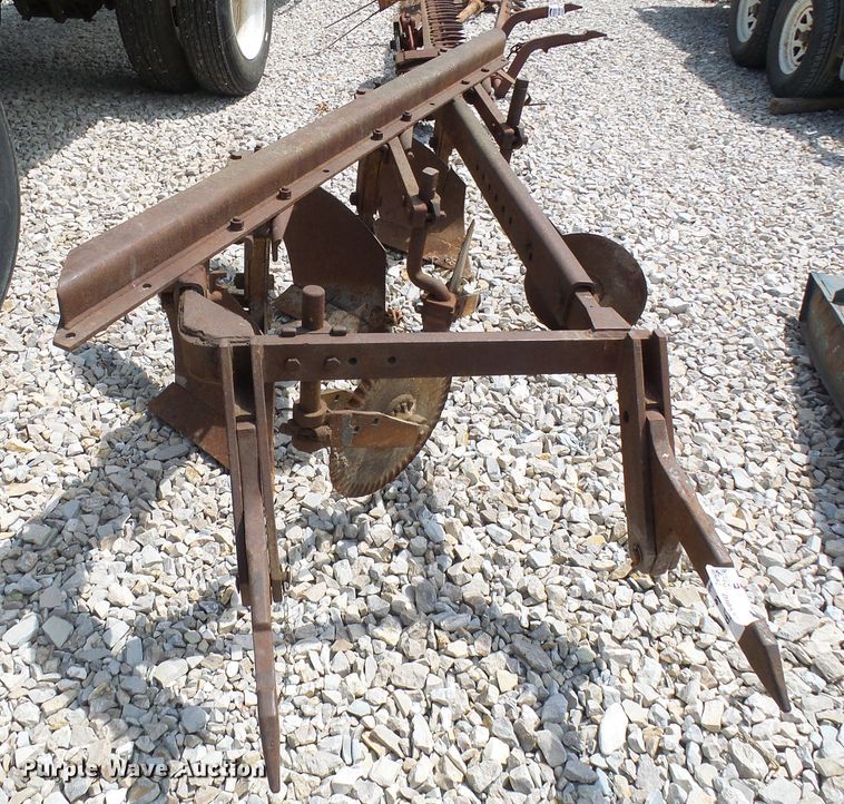 image for item DI0533 Three bottom plow
