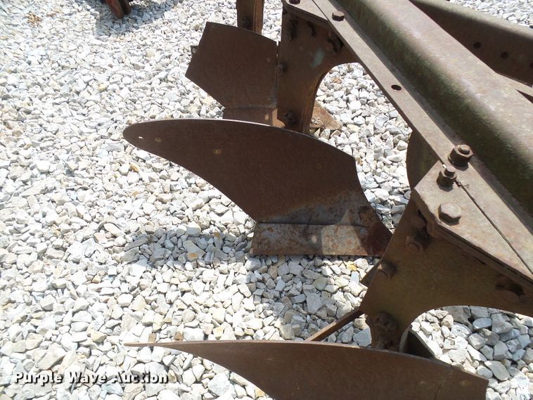 image for item DI0533 Three bottom plow