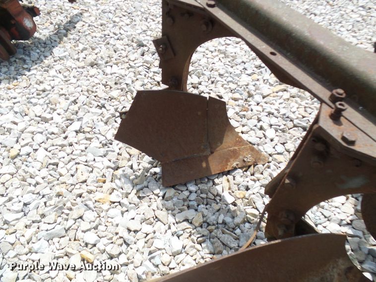 image for item DI0533 Three bottom plow