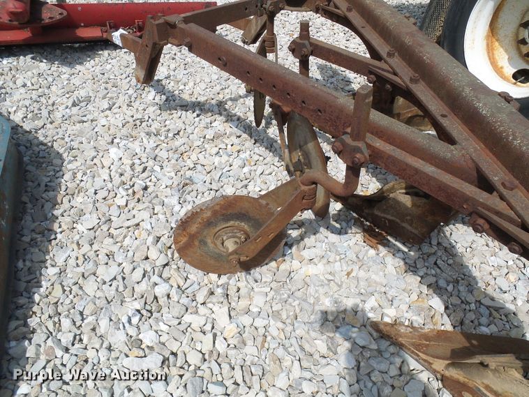 image for item DI0533 Three bottom plow