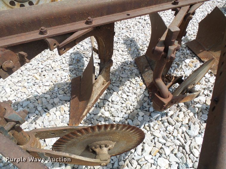 image for item DI0533 Three bottom plow