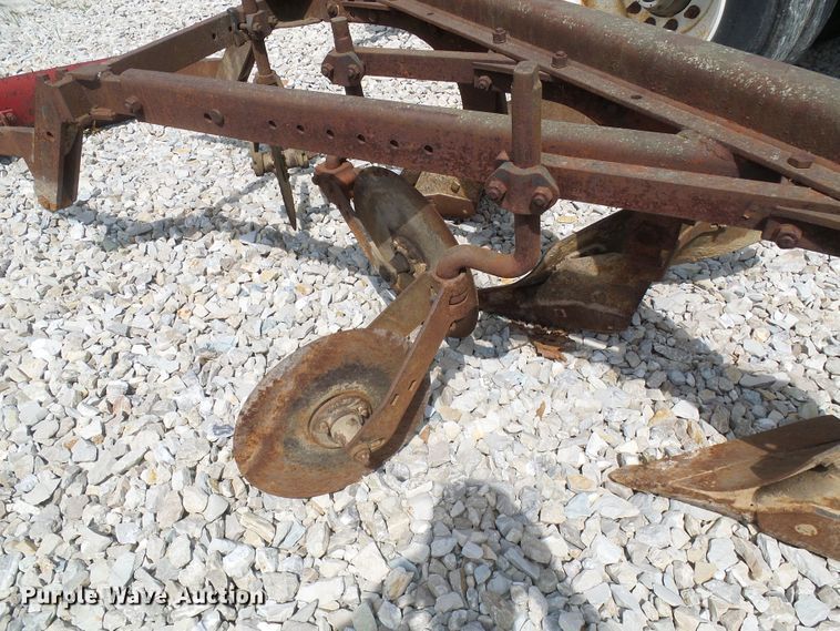 image for item DI0533 Three bottom plow