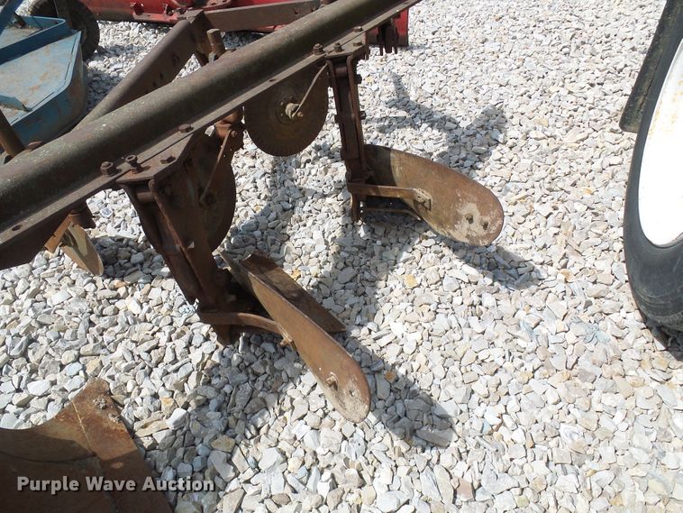 image for item DI0533 Three bottom plow