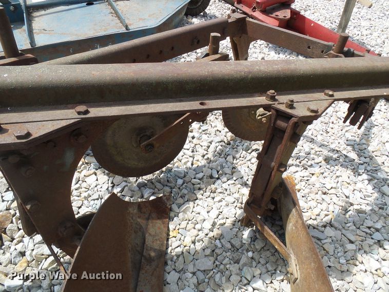 image for item DI0533 Three bottom plow