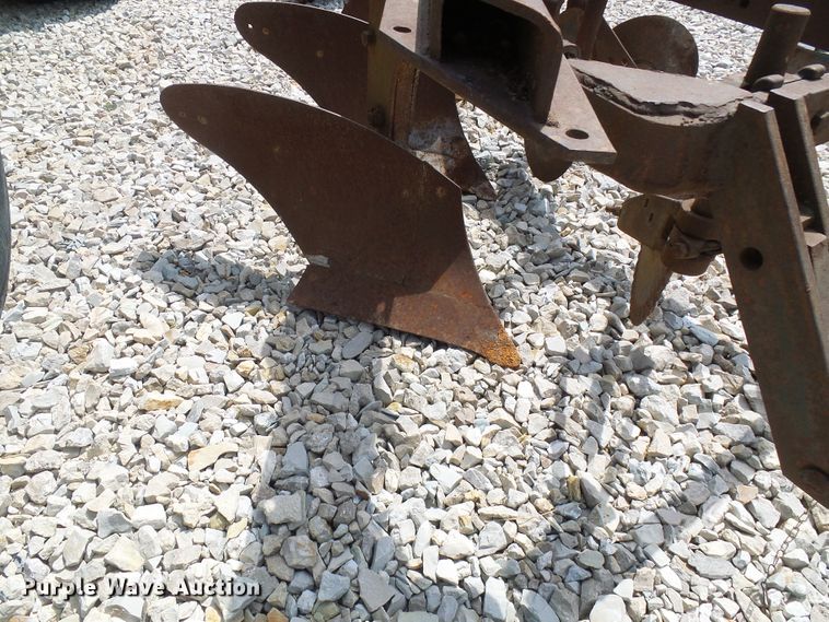 image for item DI0533 Three bottom plow