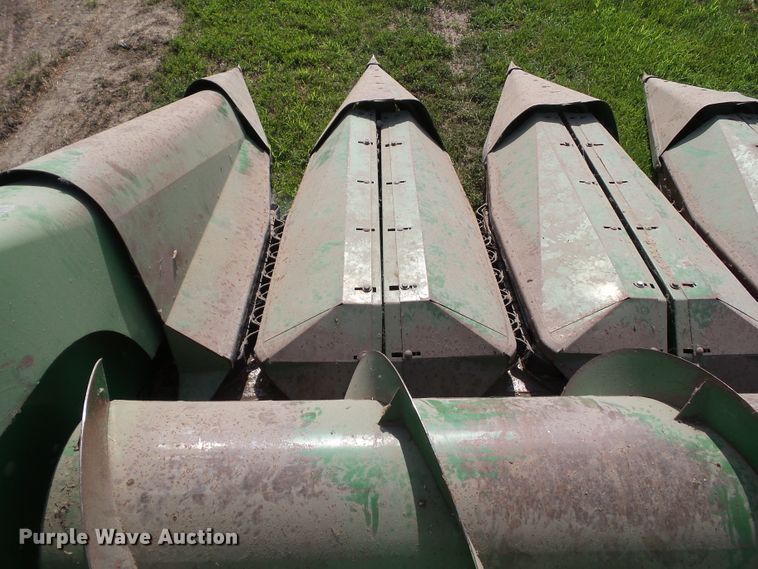 image for item EM9775 John Deere 653 all crop head
