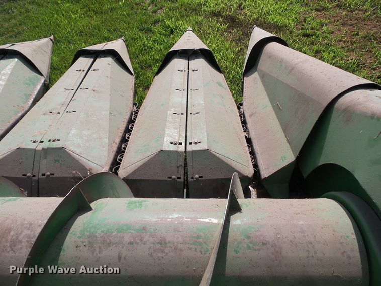 image for item EM9775 John Deere 653 all crop head