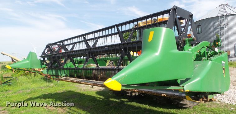 image for item EM9776 1999 John Deere 920F flex head