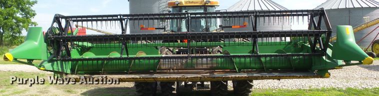 image for item EM9776 1999 John Deere 920F flex head