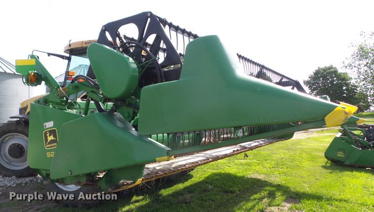 image for item EM9776 1999 John Deere 920F flex head