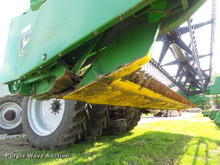 image for item EM9776 1999 John Deere 920F flex head