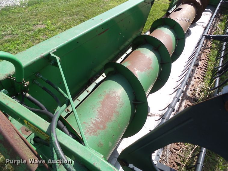 image for item EM9777 1993 John Deere 920F flex head