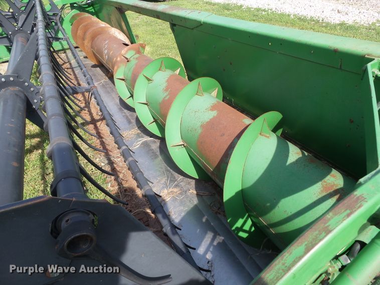 image for item EM9777 1993 John Deere 920F flex head