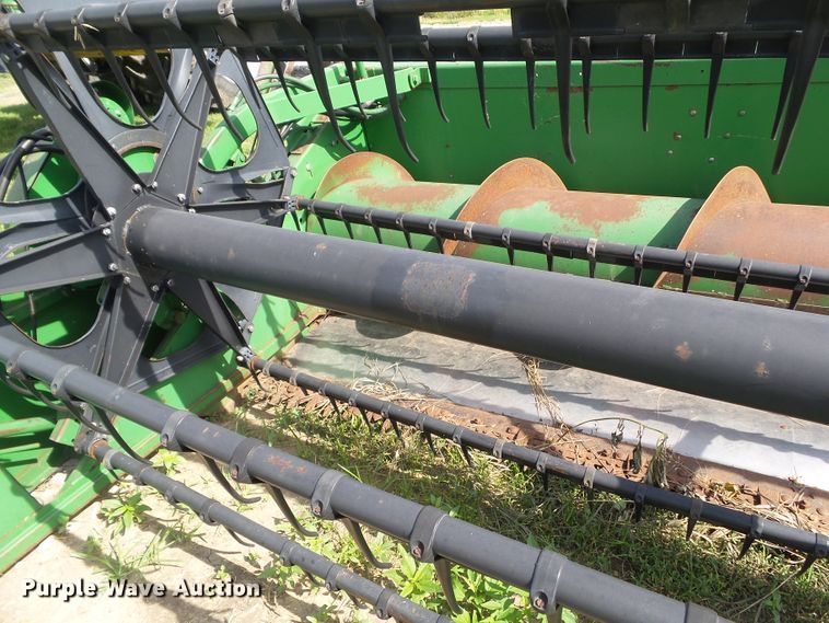 image for item EM9777 1993 John Deere 920F flex head