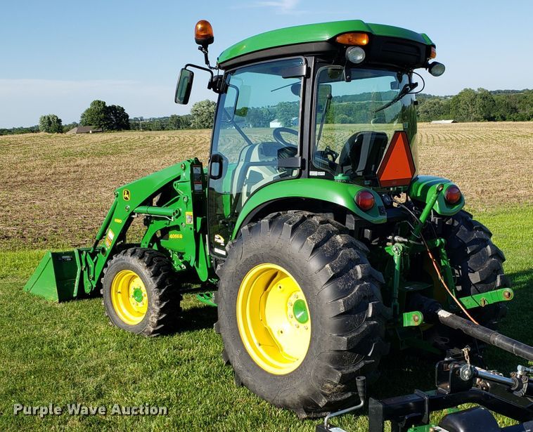image for item ET9751 2015 John Deere 4066R MFWD tractor