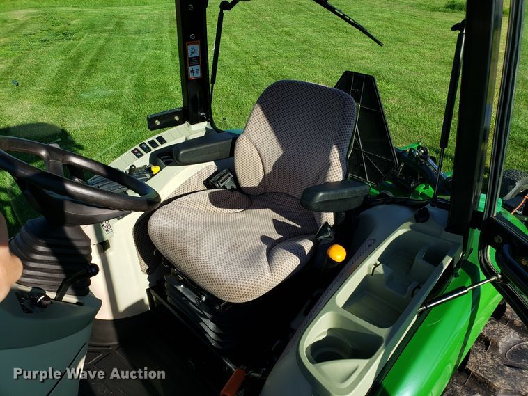 image for item ET9751 2015 John Deere 4066R MFWD tractor