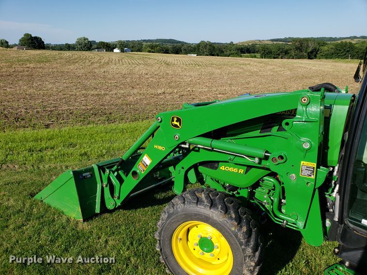image for item ET9751 2015 John Deere 4066R MFWD tractor
