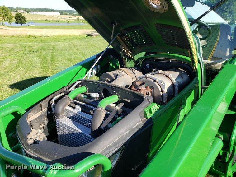 image for item ET9751 2015 John Deere 4066R MFWD tractor