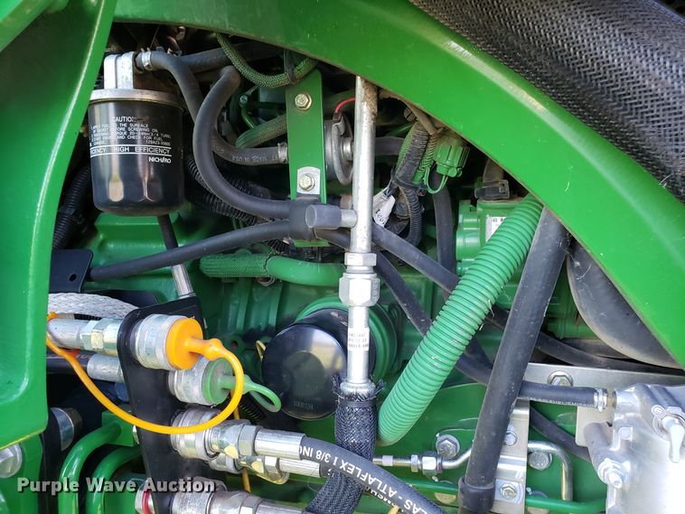 image for item ET9751 2015 John Deere 4066R MFWD tractor