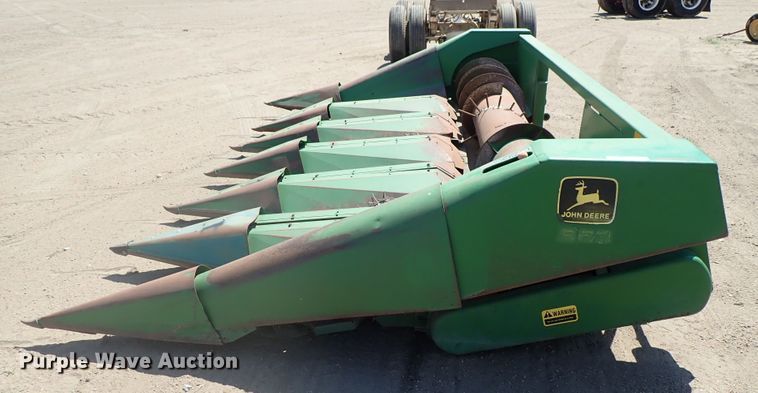 image for item FE9832 John Deere 653 all-crop head