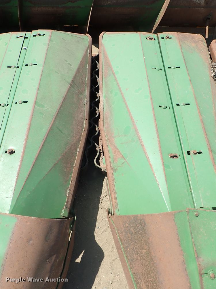 image for item FE9832 John Deere 653 all-crop head