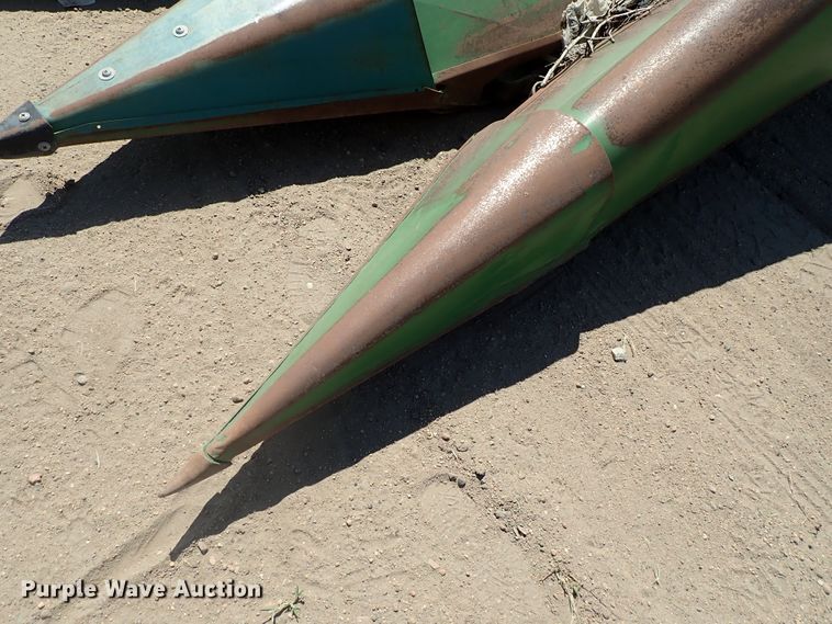 image for item FE9832 John Deere 653 all-crop head