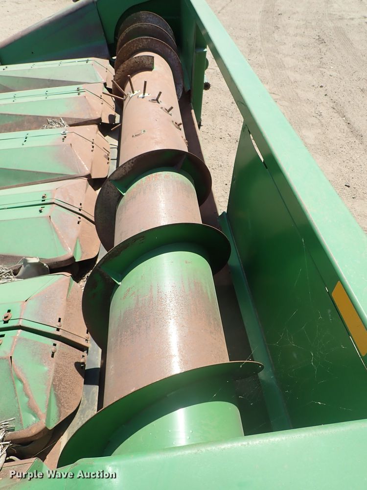 image for item FE9832 John Deere 653 all-crop head