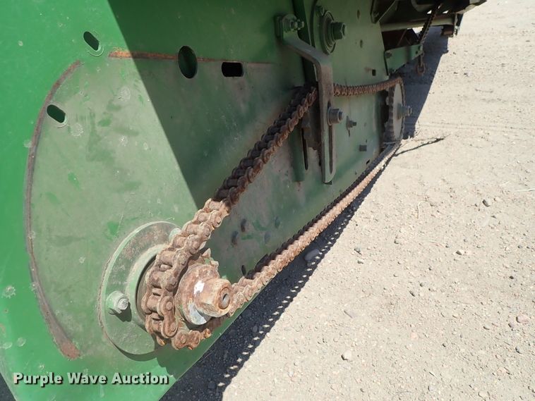 image for item FE9832 John Deere 653 all-crop head